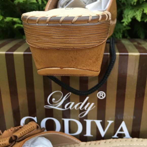 Lady Godiva Brown/Tan Flower Sandals Wedges, sz 10 - Picture 5 of 10